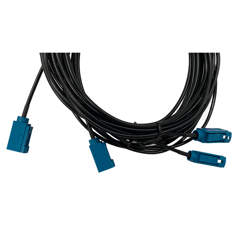 How can signal attenuation in an HD camera wiring harness be effectively controlled?